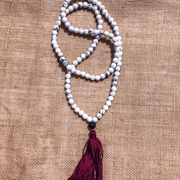 Howlite Mala- 108 beads - Picture 3 of 5